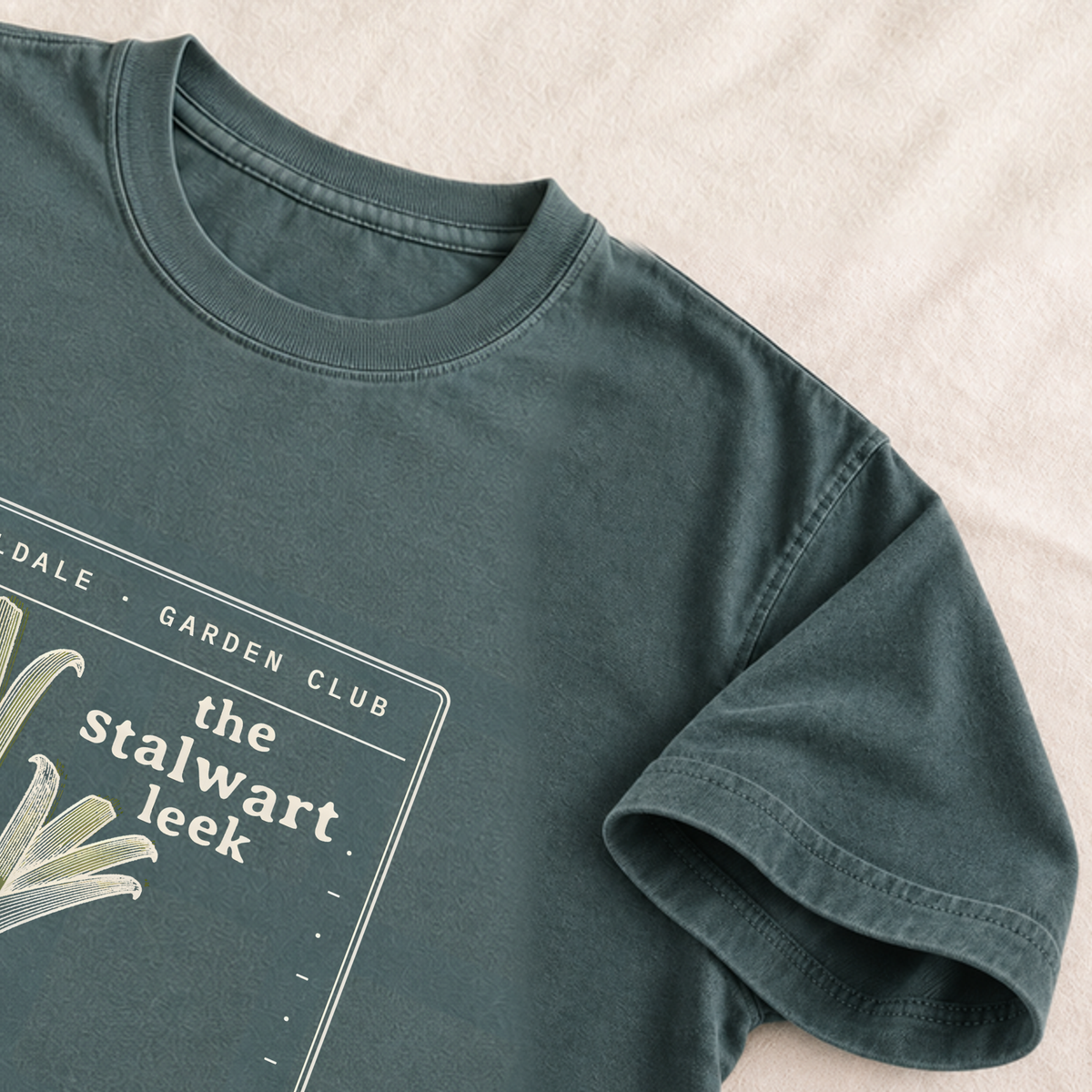 The Stalwart Leek tee in Blue Spruce, detail
